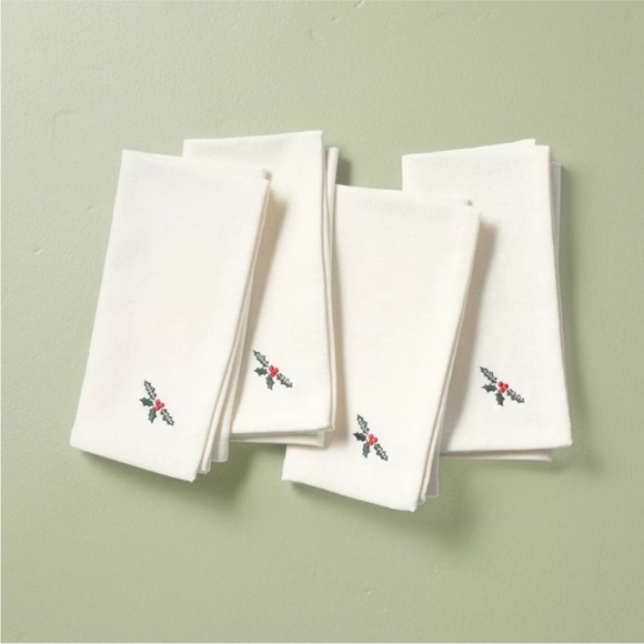 Hearth & Hand Magnolia 4pk Christmas Holly Leaf & Berry Embroidered Clot… - Picture 1 of 4